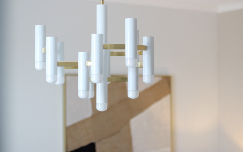 Sciolari Chandelier in Brass and White